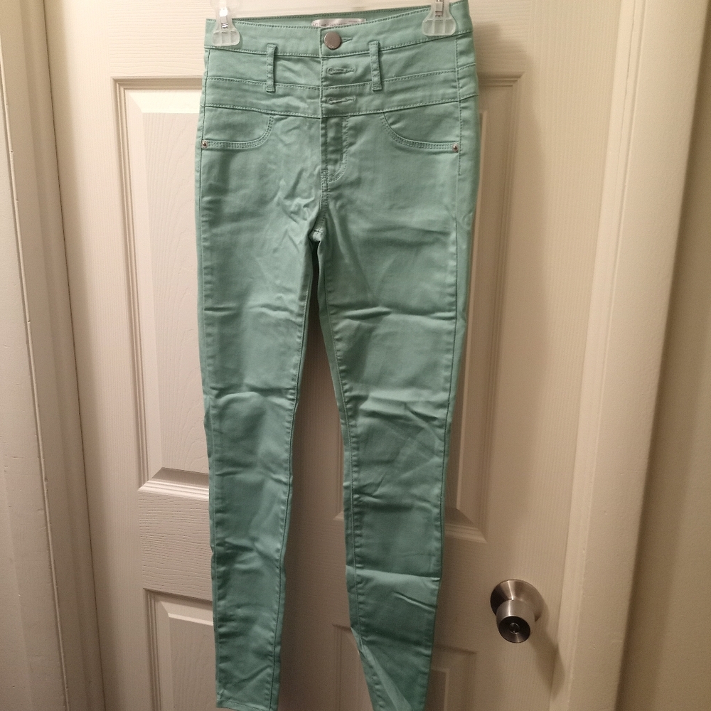 .4 - Picture 4 of 14